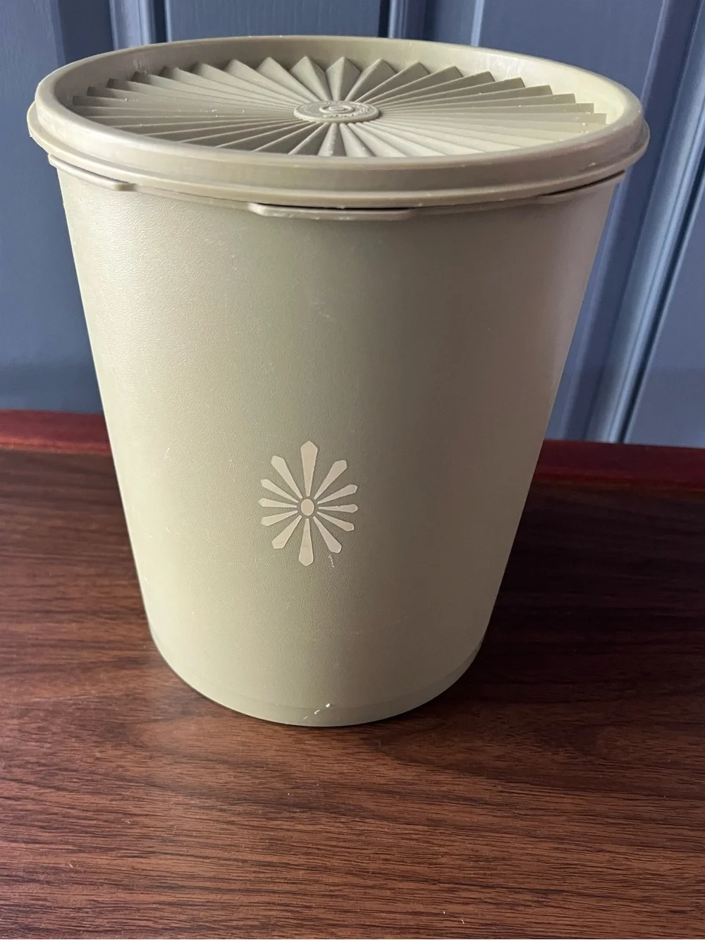 Vintage Tupperware Servalier Set of 4 Avacado Green Canisters